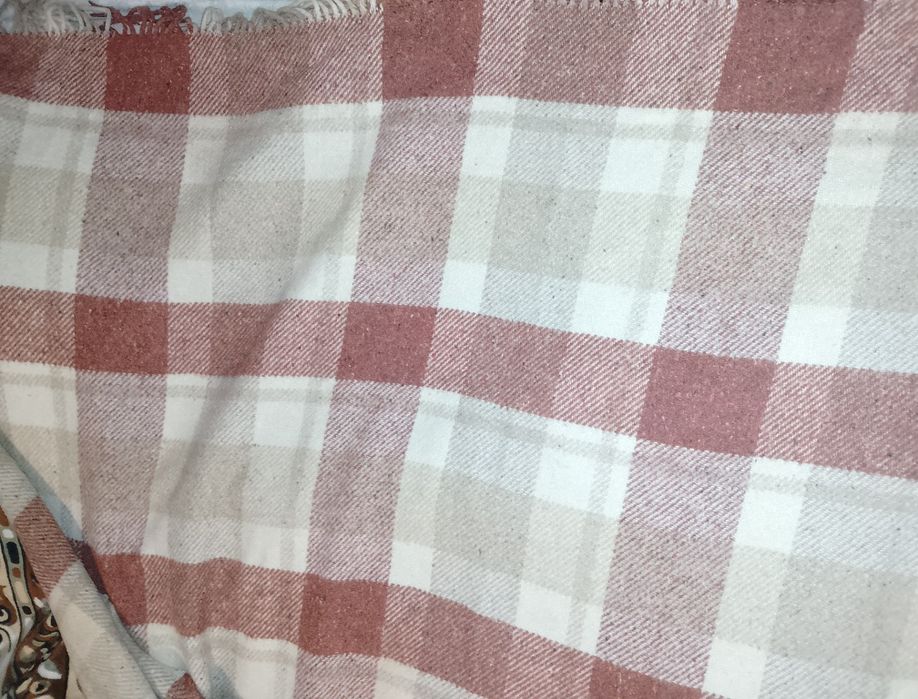 Продам теплый плед. Размер 1,90на 1,50 ширина