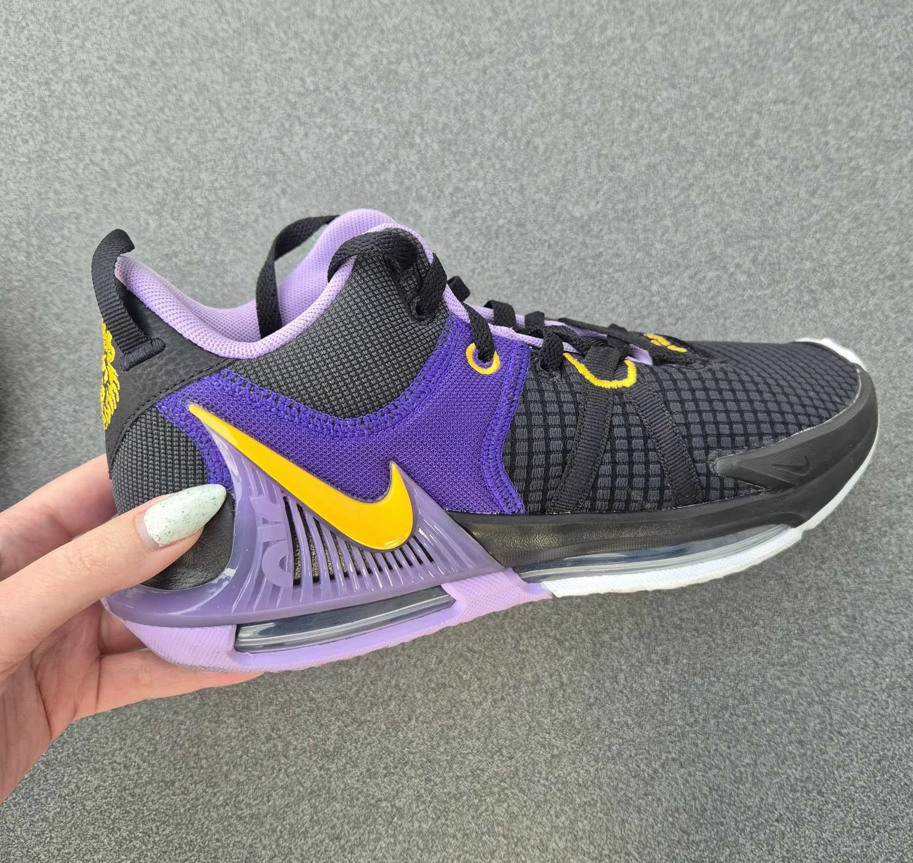 Buty nike lebron witness VII