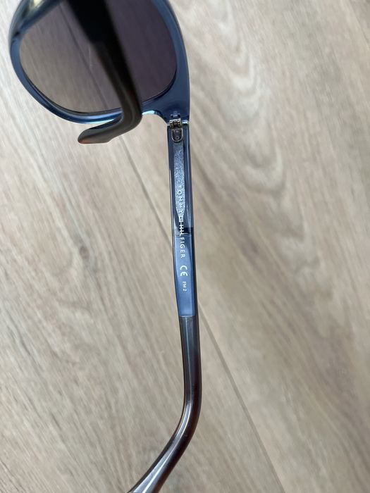 Okulary słoneczne Tommy Hilfiger
