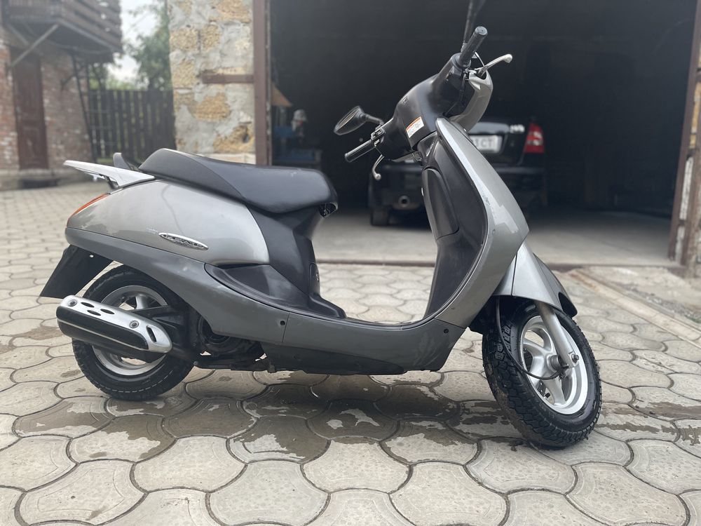 Скутер Honda Lead AF48