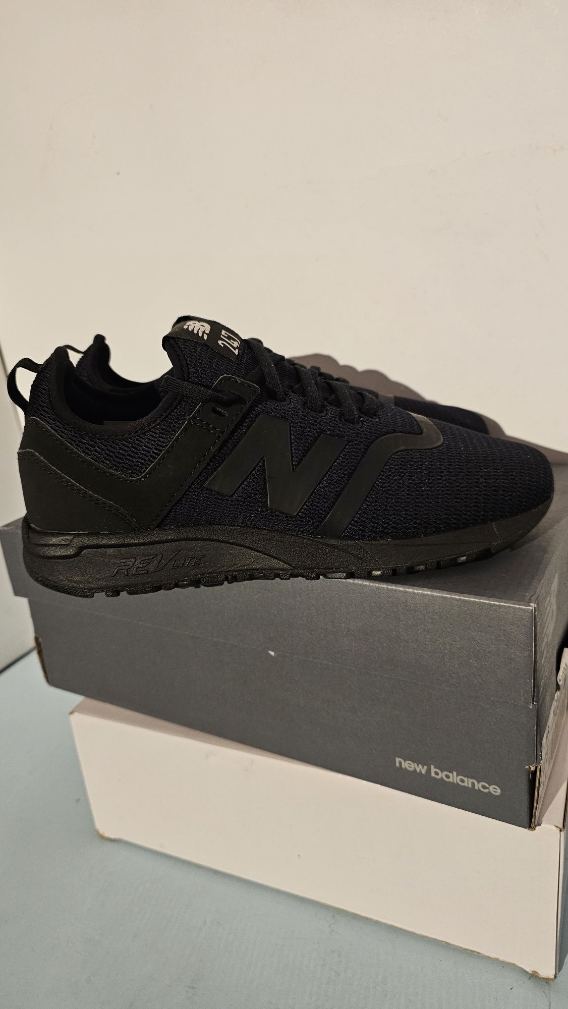 Sneakersy sportowe New Balance czarne w rozmiarze 37 / wkładka 22.5 cm