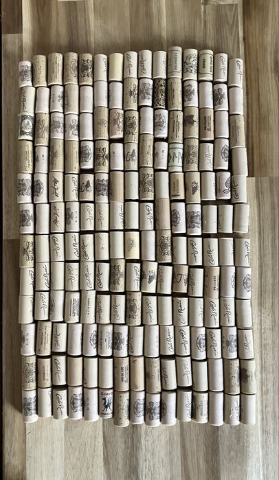 Korki z tworzywa sztucznego - 180 sztuk