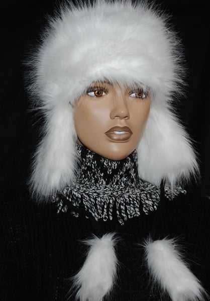 ciepła CZAPKA FUTRZANA uszatka _ futro lisek ECRU