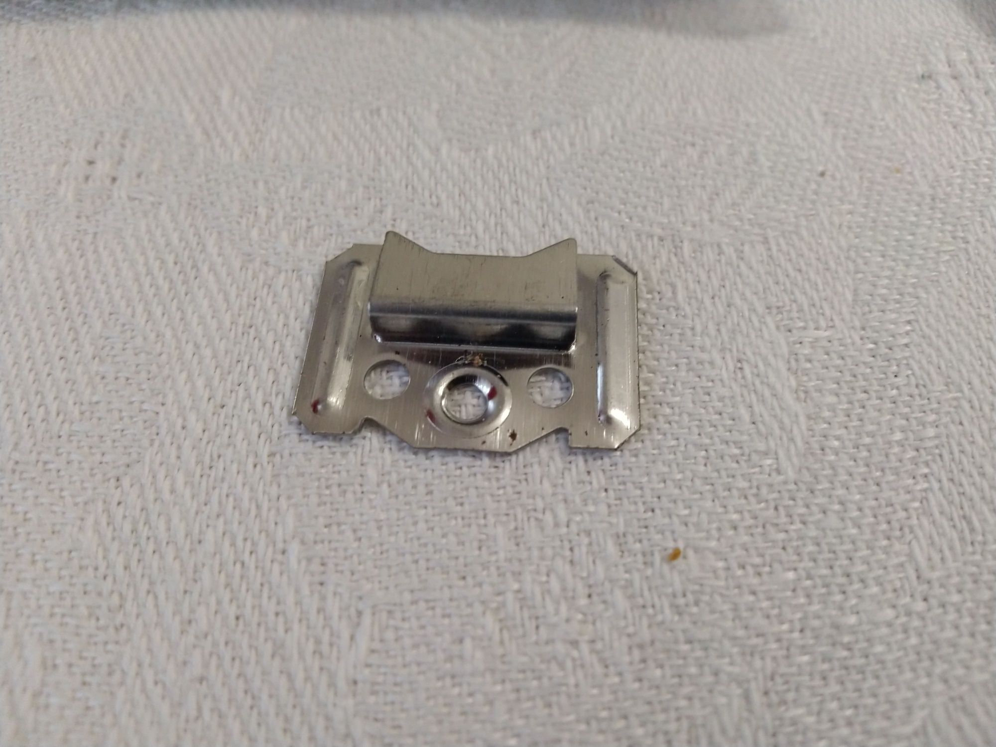 Klamry do paneli, boazerii 3mm. Vorel 04720 - 373 szt.
