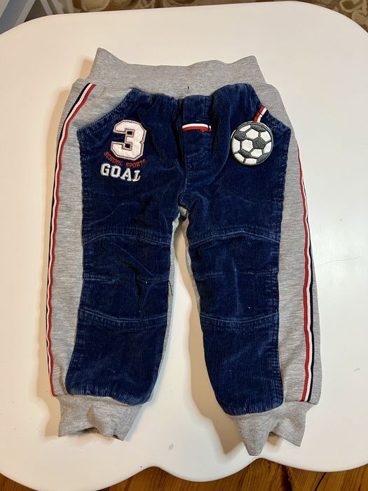 Віддам безкоштовно дитячий одяг