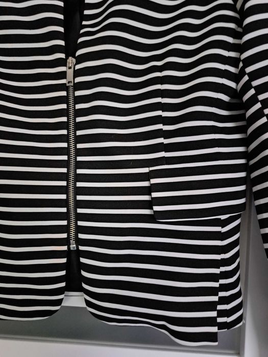 Krótka damska marynarka, żakiet, w czarno białe pasy ,rozm. XL