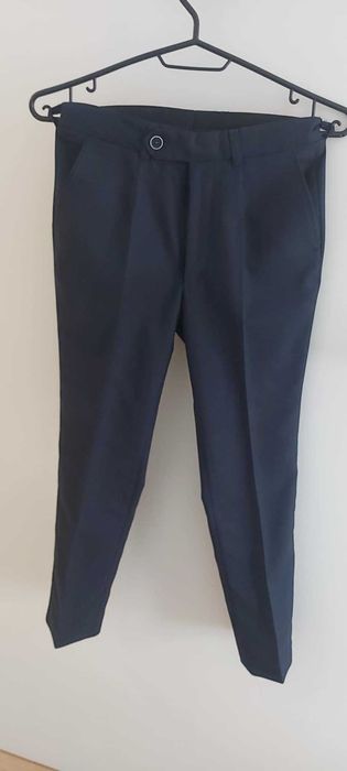 Spodnie garniturowe chłopięce 146 cm