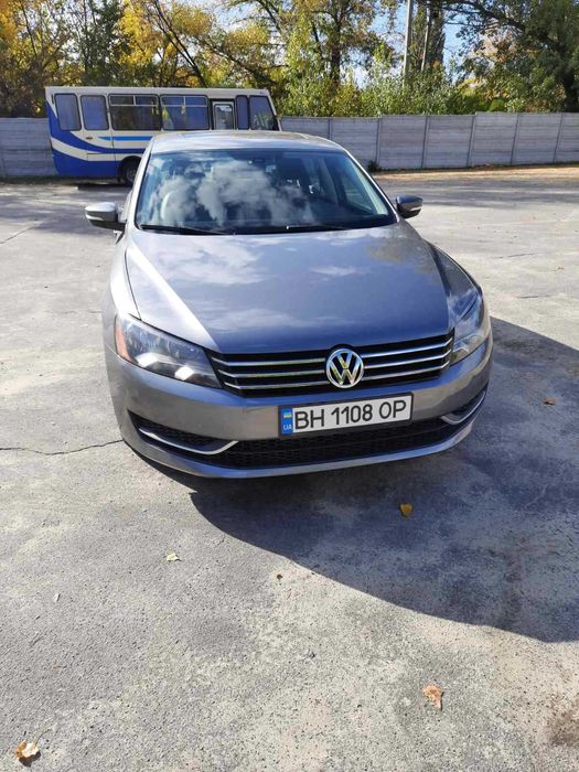 Фольцваген Пассат В7 ( 2,5  из США 2012 ) пробег родной 98 000