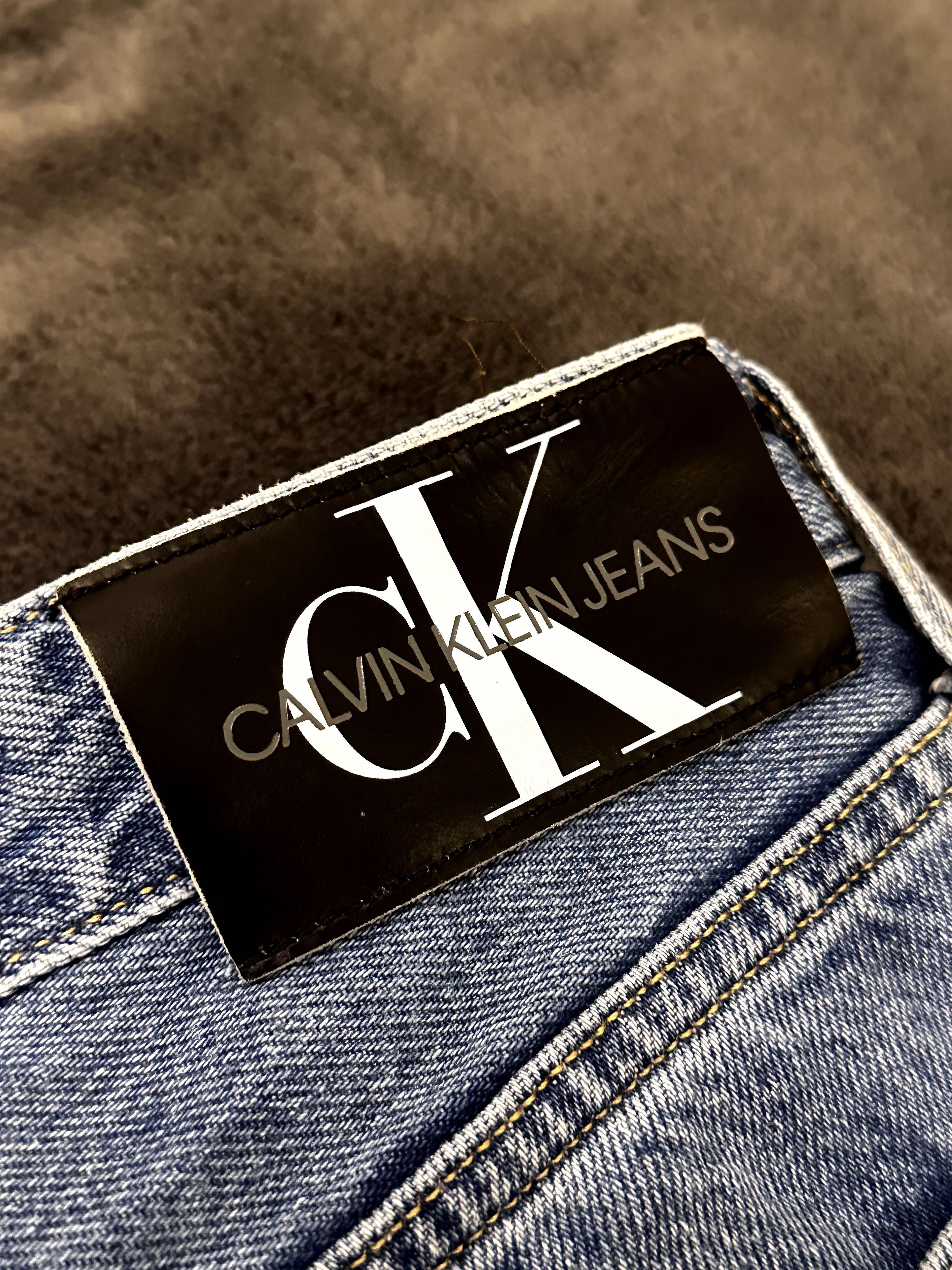 Джинсы Calvin Klein в хорошем состоянии