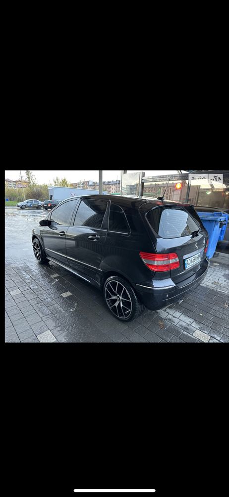 Mercedes-benz B200