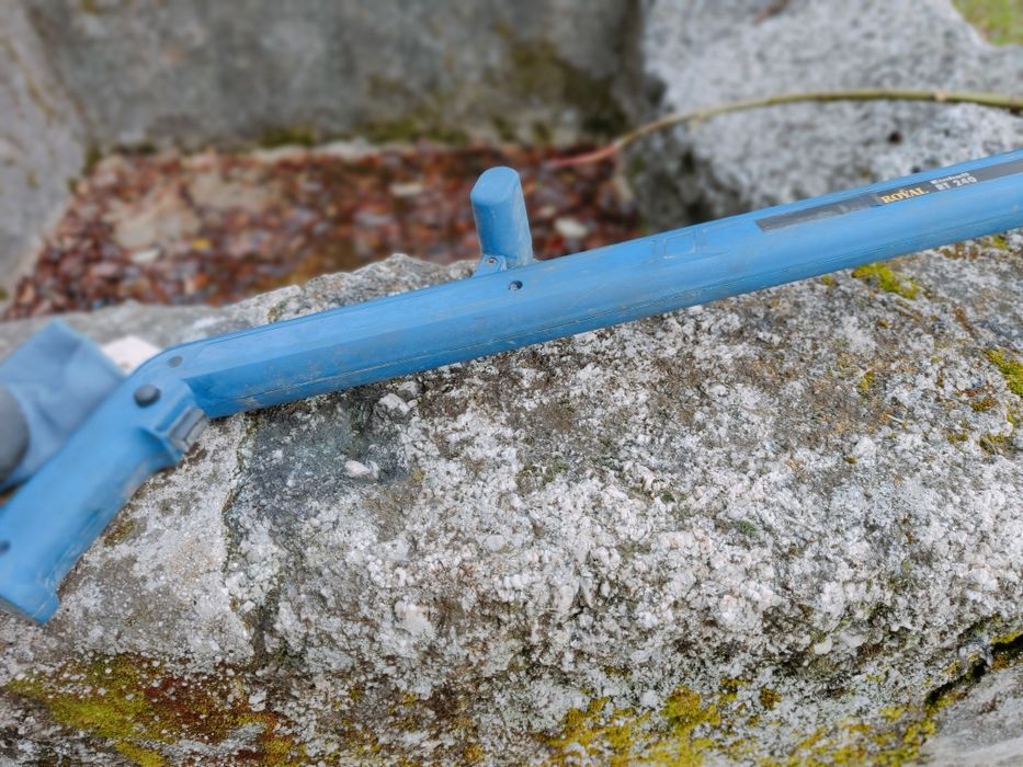 Máquina de cortar relva elétrica