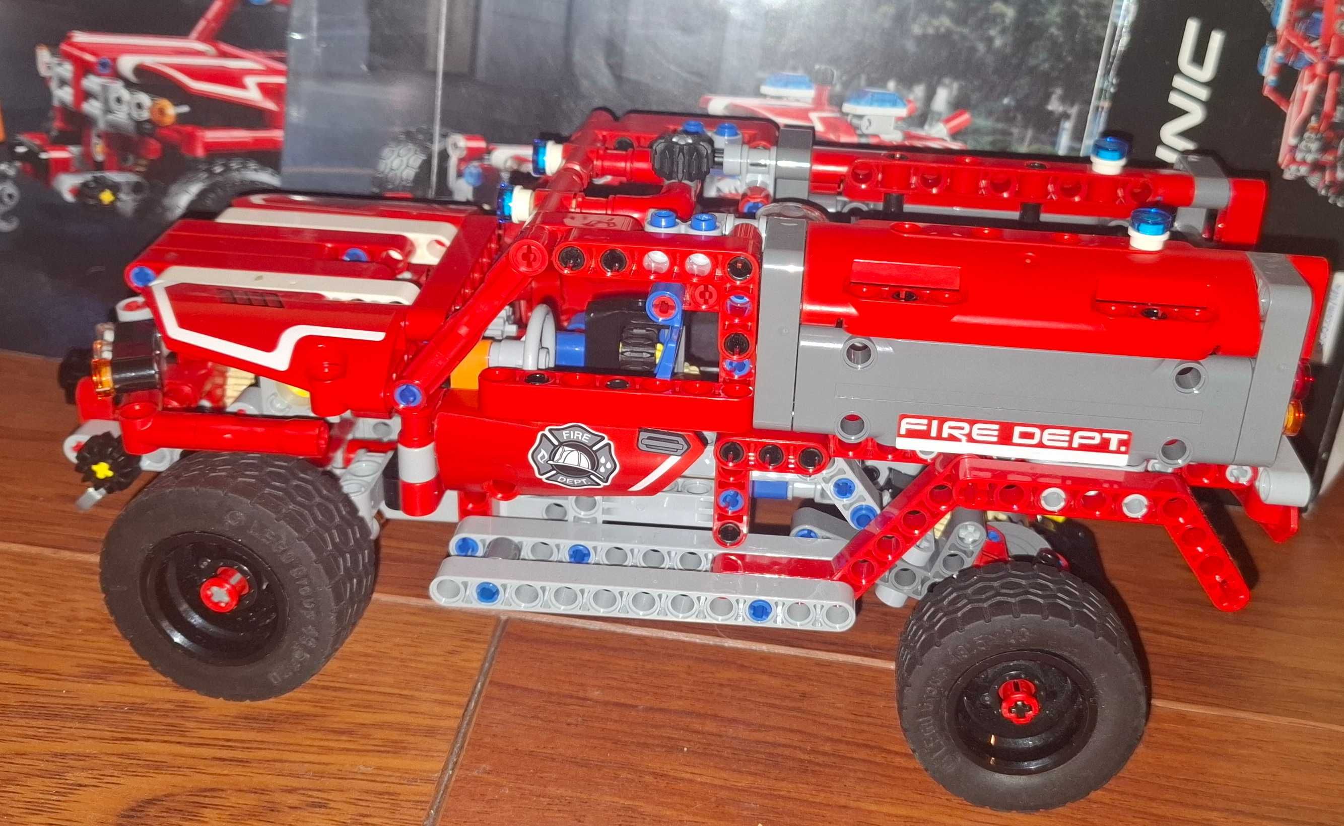 Klocki LEGO Technic 42075 - Pojazd szybkiego reagowania