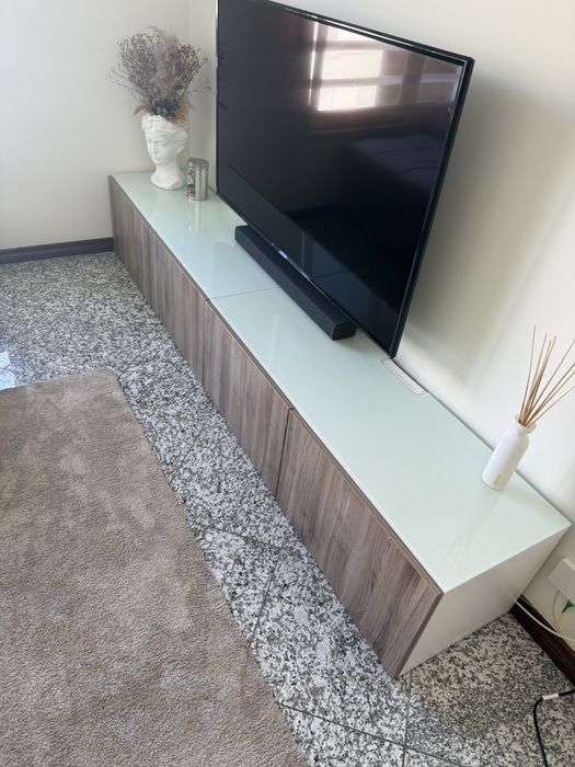 2 moveis TV ikea besta