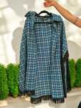 Poncho com capuz e estampado xadrez