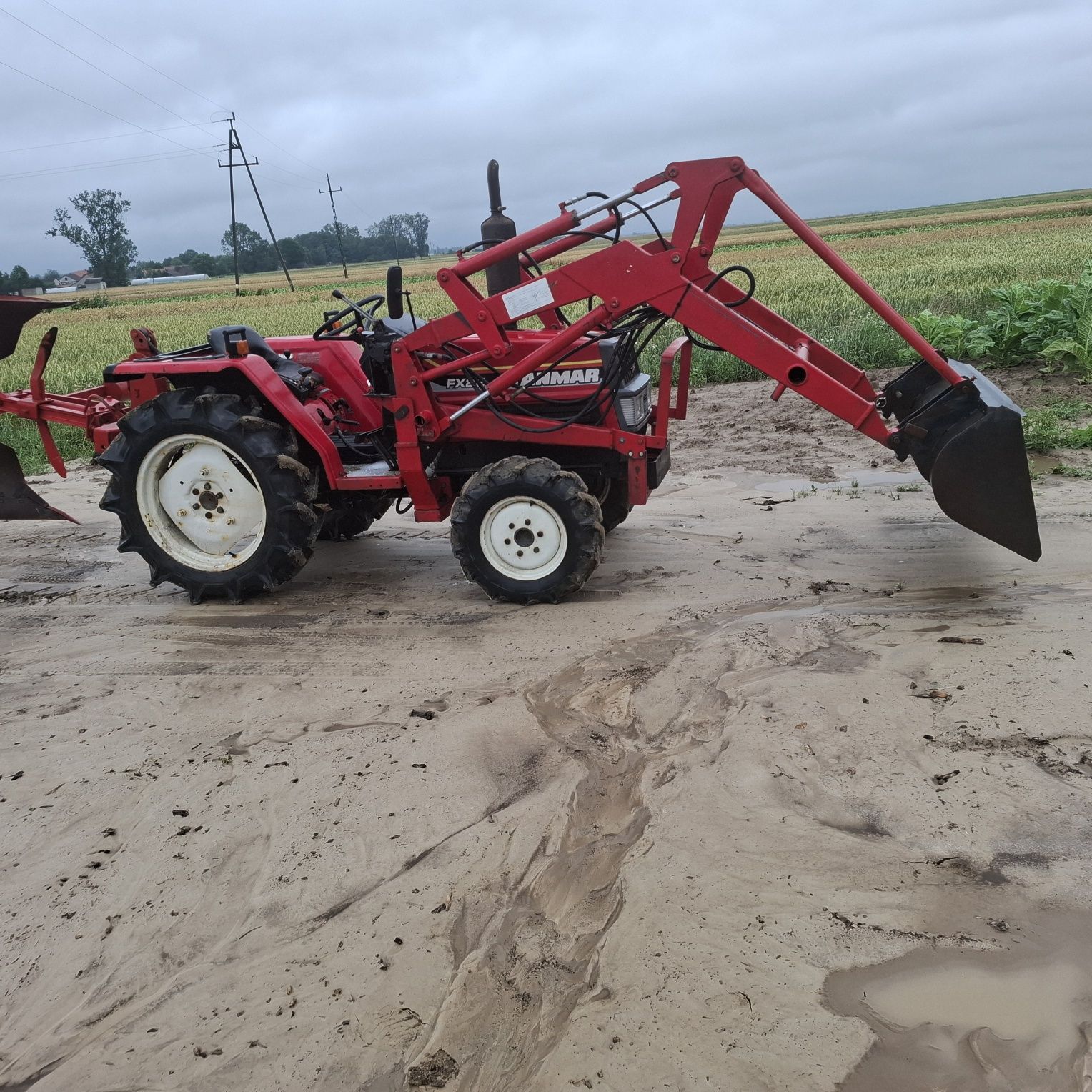 Mini traktor  japoński Yanmar FX 22 ładowacz plus plug