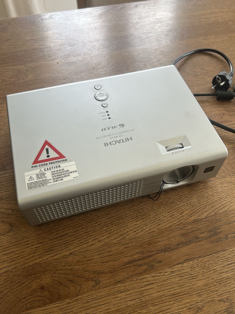 Projektor hitachi CP-RS55