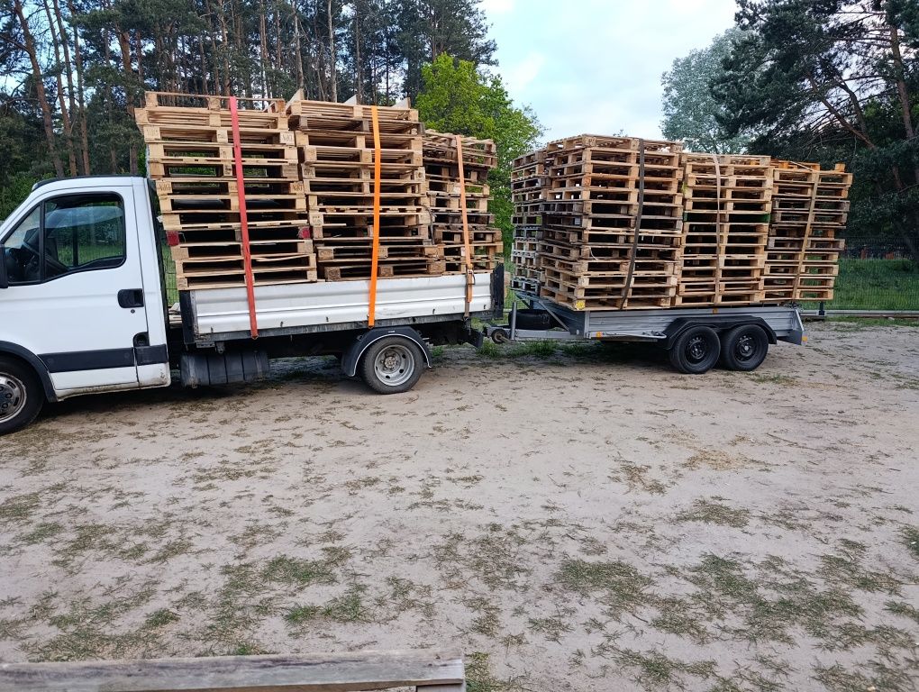 Palety z dowozem palety na opał drzewo opałowe