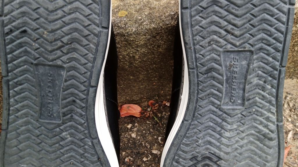 Sapatilhas Casuais Sketchers tamanho 43,  como Novas