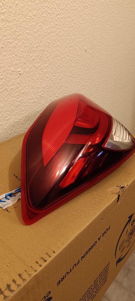 Farol esquerdo Hyundai