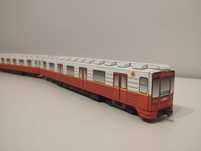 Model kartonowy metro warszawskie wagon serii 81 warszawa skala 1:87 z