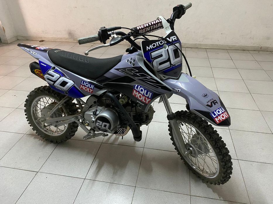 kawasaķi klx 110 de 2023