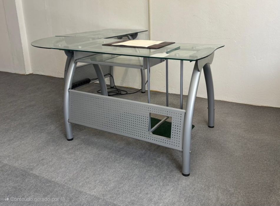 Secretária com canto