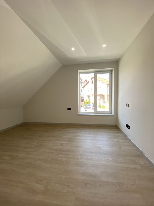 Стильний будинок з дизайнерським ремонтом 165 м2 на 5 сотках