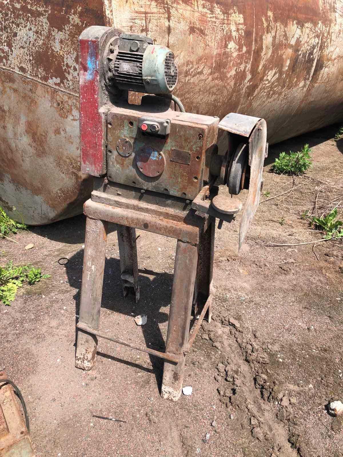 Станок точильний