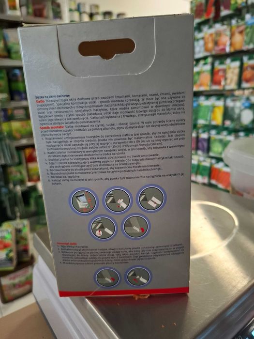 Moskitiera siatka na okno dachowe BROS 1,2 x 1,7m Biała