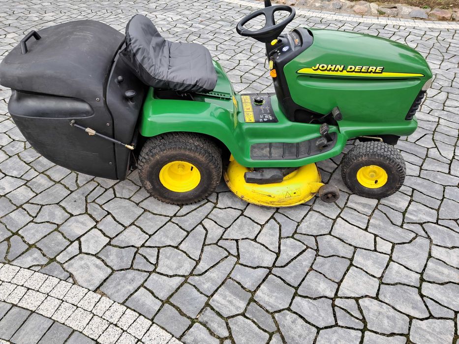 Zadbany solidny  traktorek kosiarka JOHN DEERE 200SZTUK NA PLACU