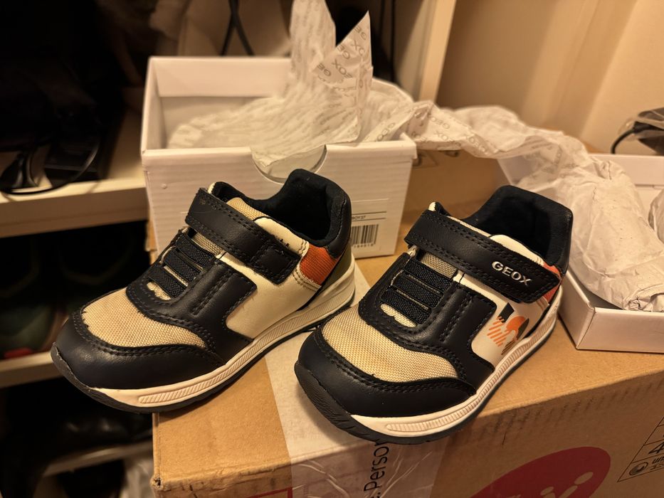 Geox 24 розмір високі закриті кросівки осінь
