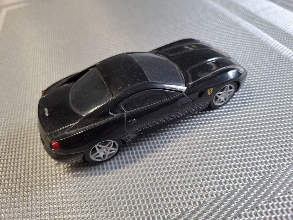 Model samochodu skala 1:43