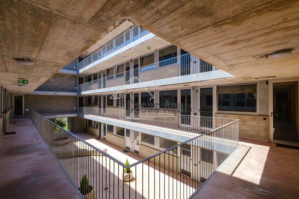 Apartamento T0 novo  a metros do pólo universitário