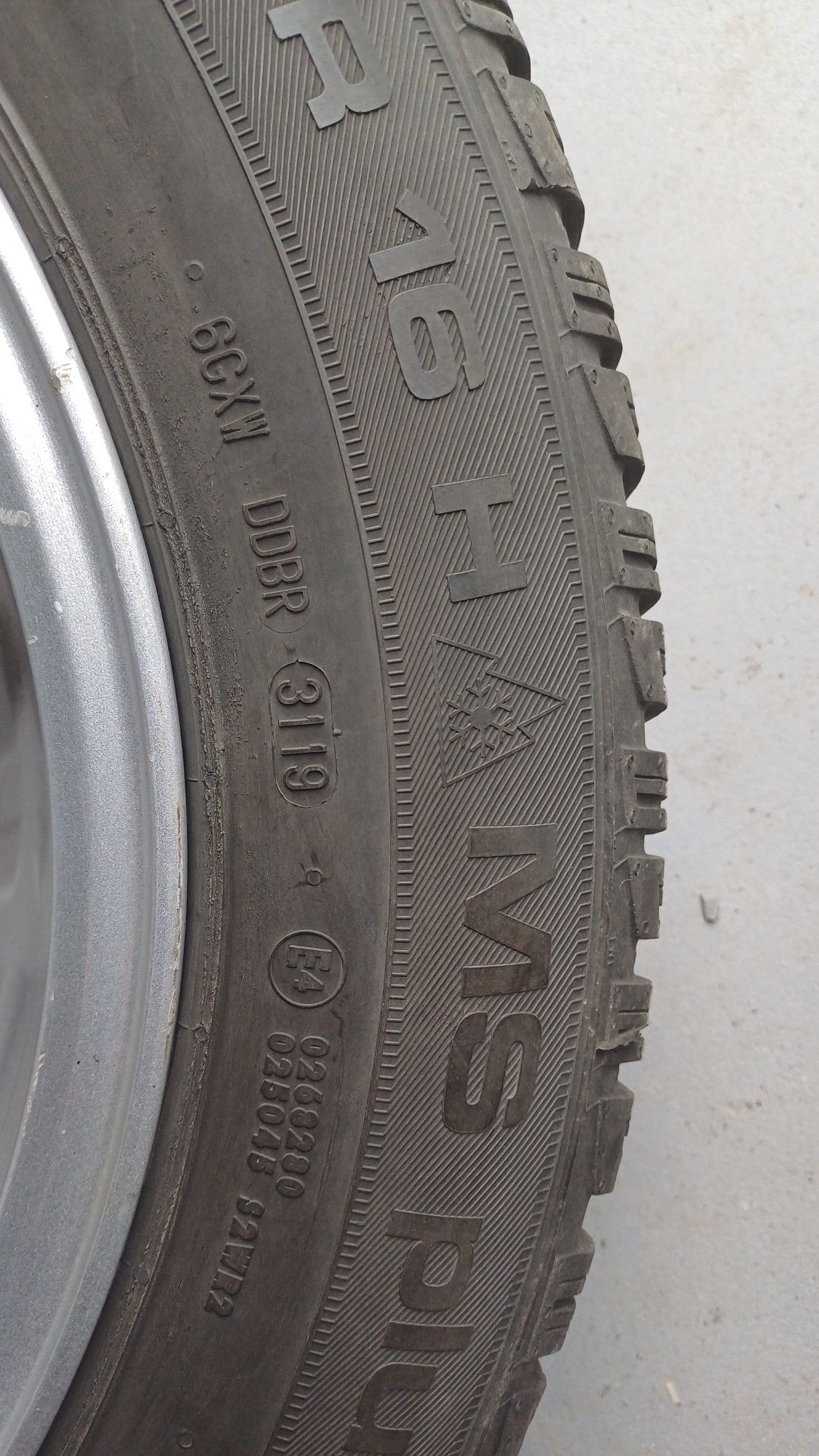 Opony zimowe Uniroyal 205/60 R16, 2019r