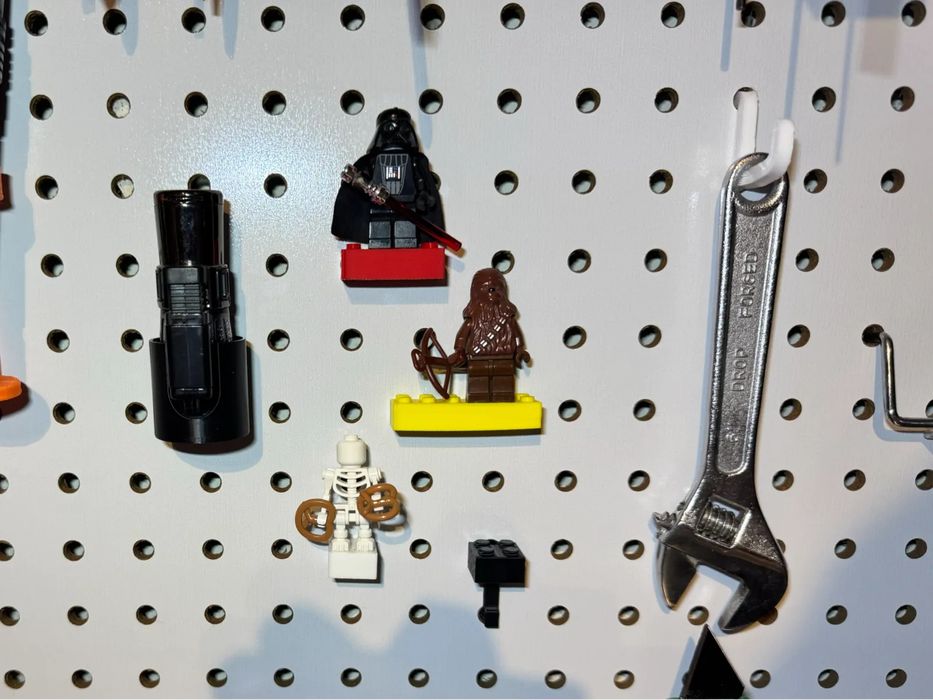 Suporte para Mini Figuras LEGO em Painel