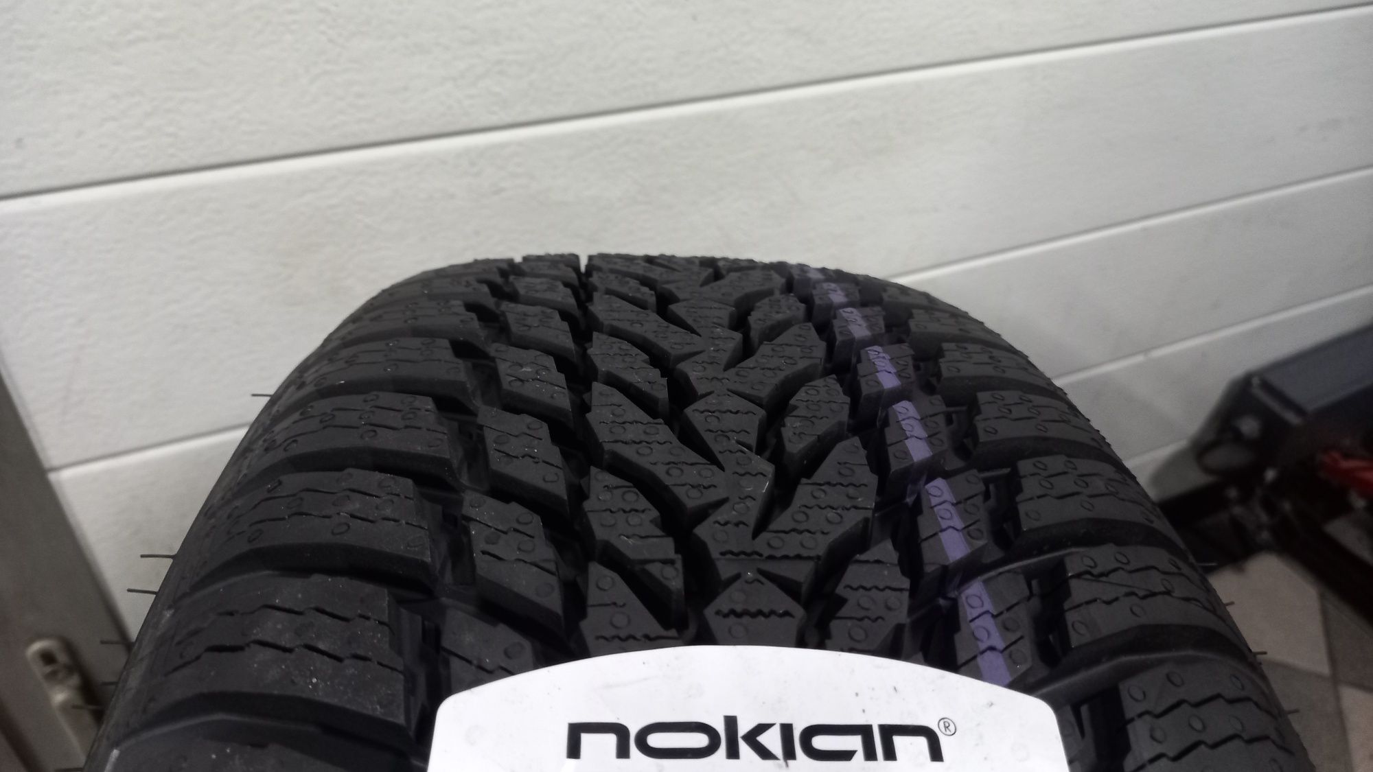 Nowe Opony Zimowe Nokian WR Snowproof 195/50/16 4szt