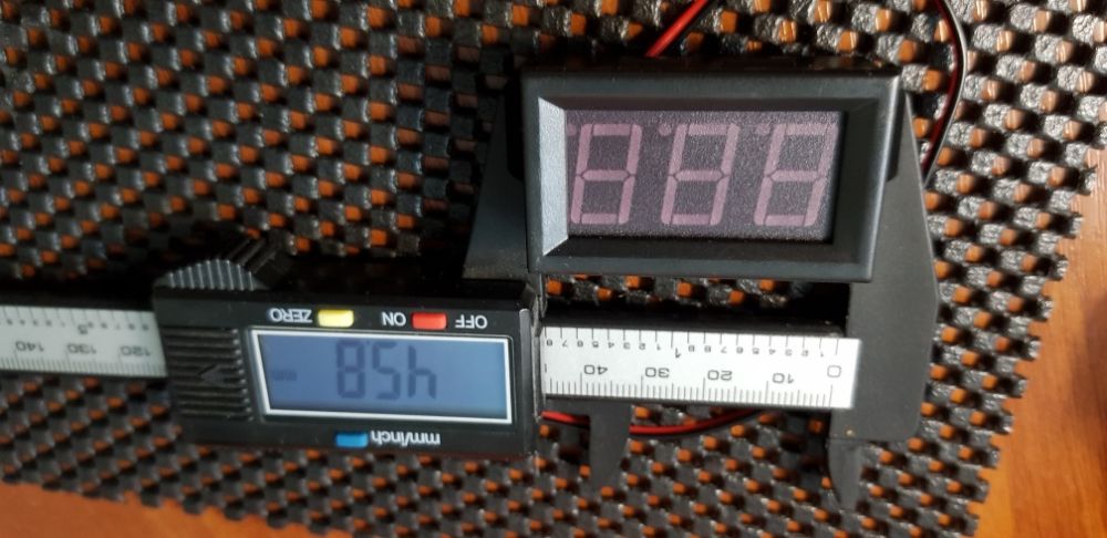 Вольтметр в авто LED 4.5-30В цифровой электронный экран 1.5 см 0.56"