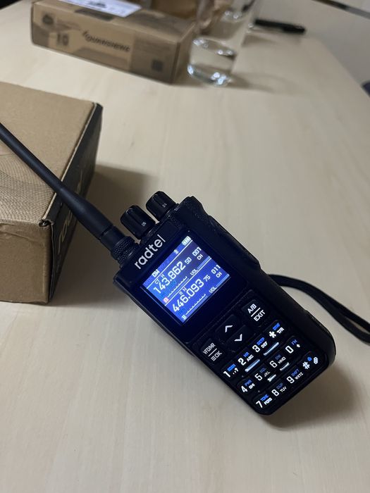 Walkie Talkie Radtel RT-900