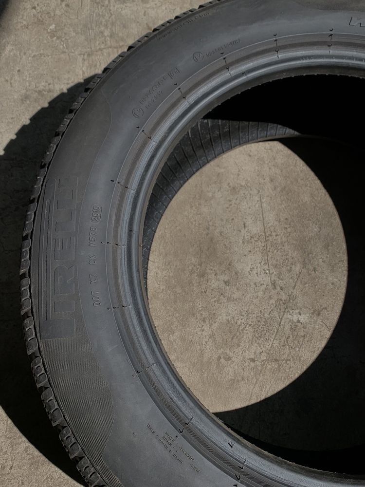 Pirelli sottozero 205/65 r17  комплект