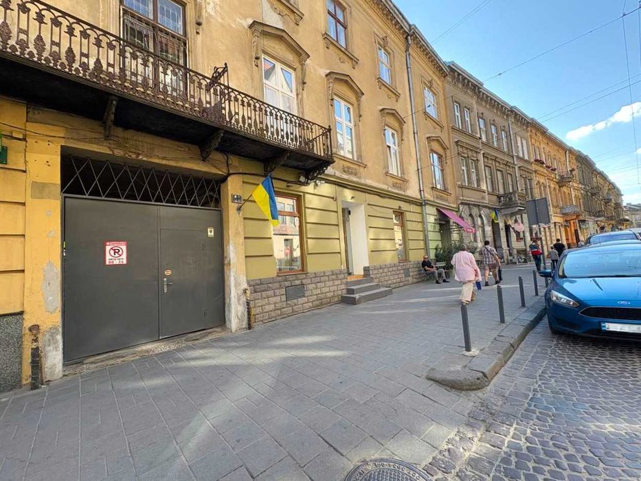 Продаж 2 кім квартира 72 м2, вул. Пекарська, м. Львів