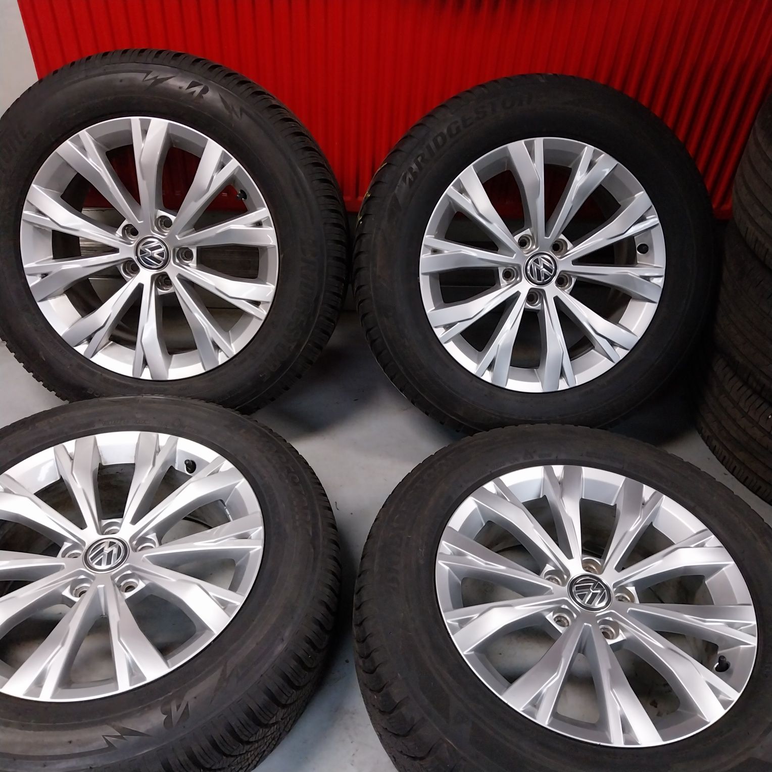 Całe Koła Zimowe VW R17 5X112 7J ET 40