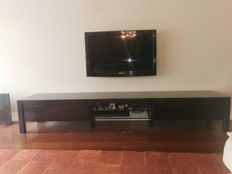 Móvel TV com vidro de proteção