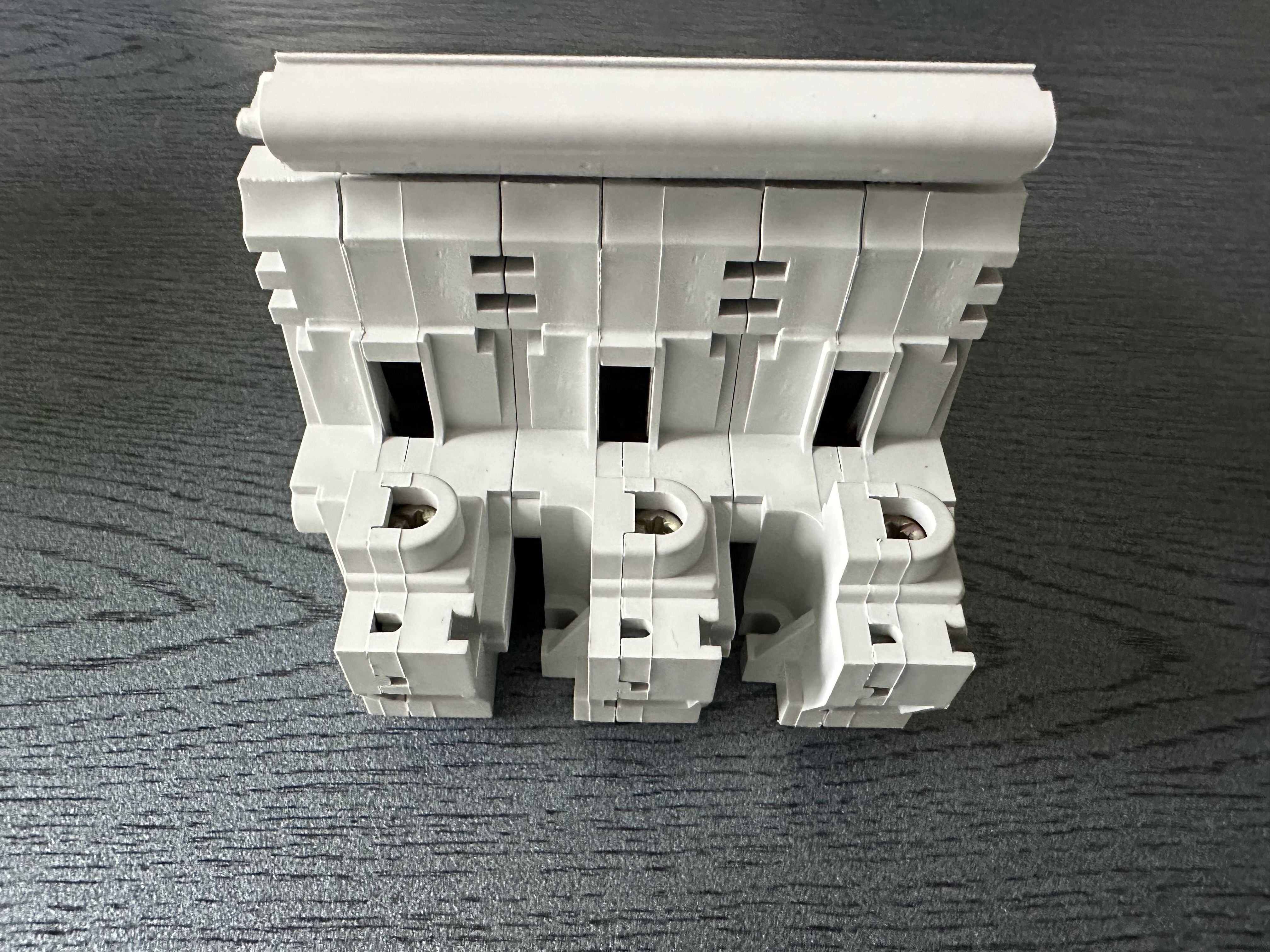 Podstawa bezpiecznikowa SP58 3P Legrand 21604