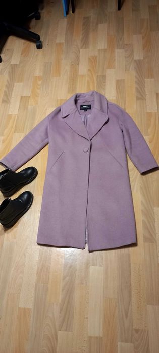 Пальто та гарний подарунок