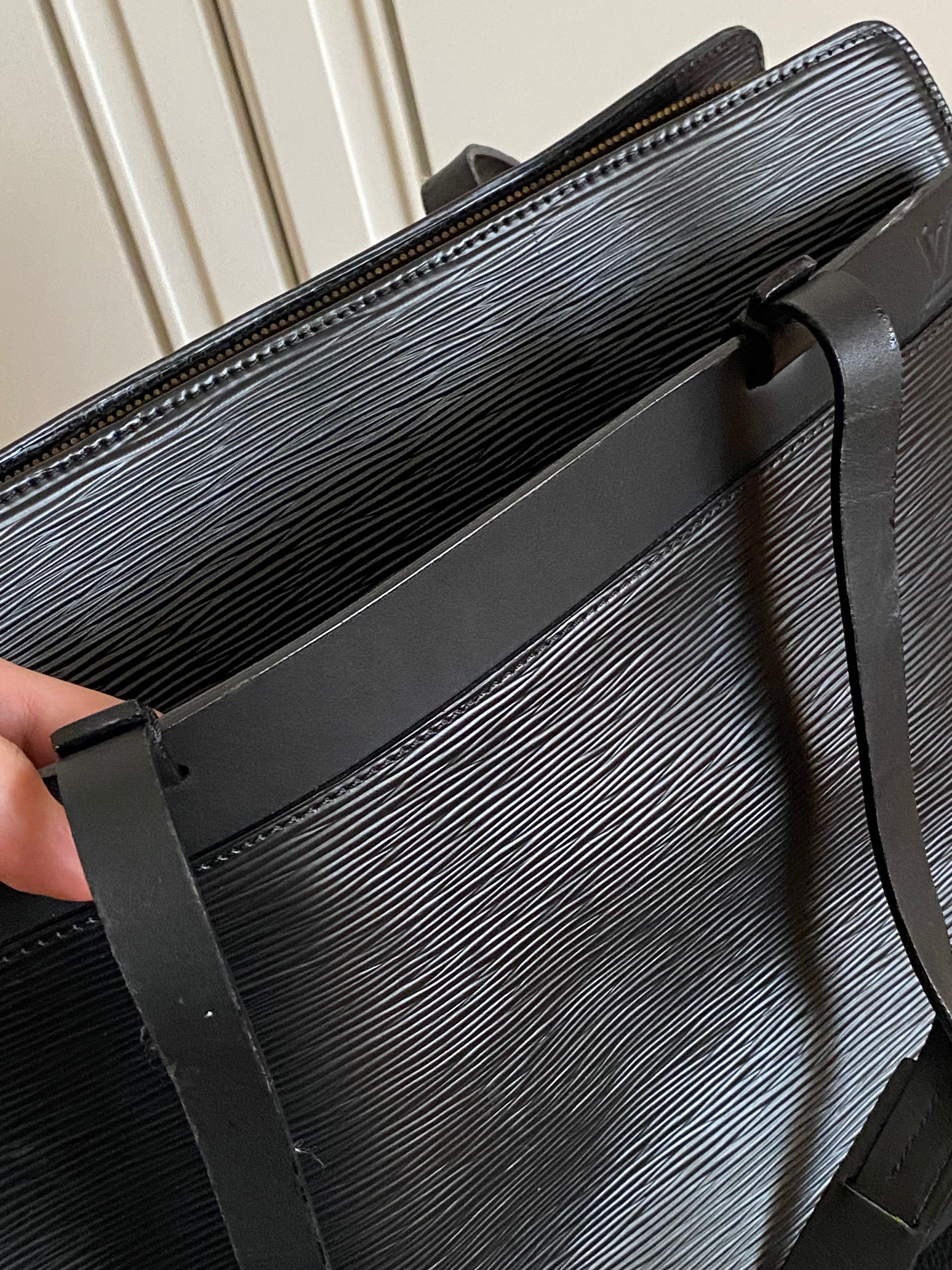 Сумка Louis Vuitton Black Leather Signature Epi Croisette PM оригінал