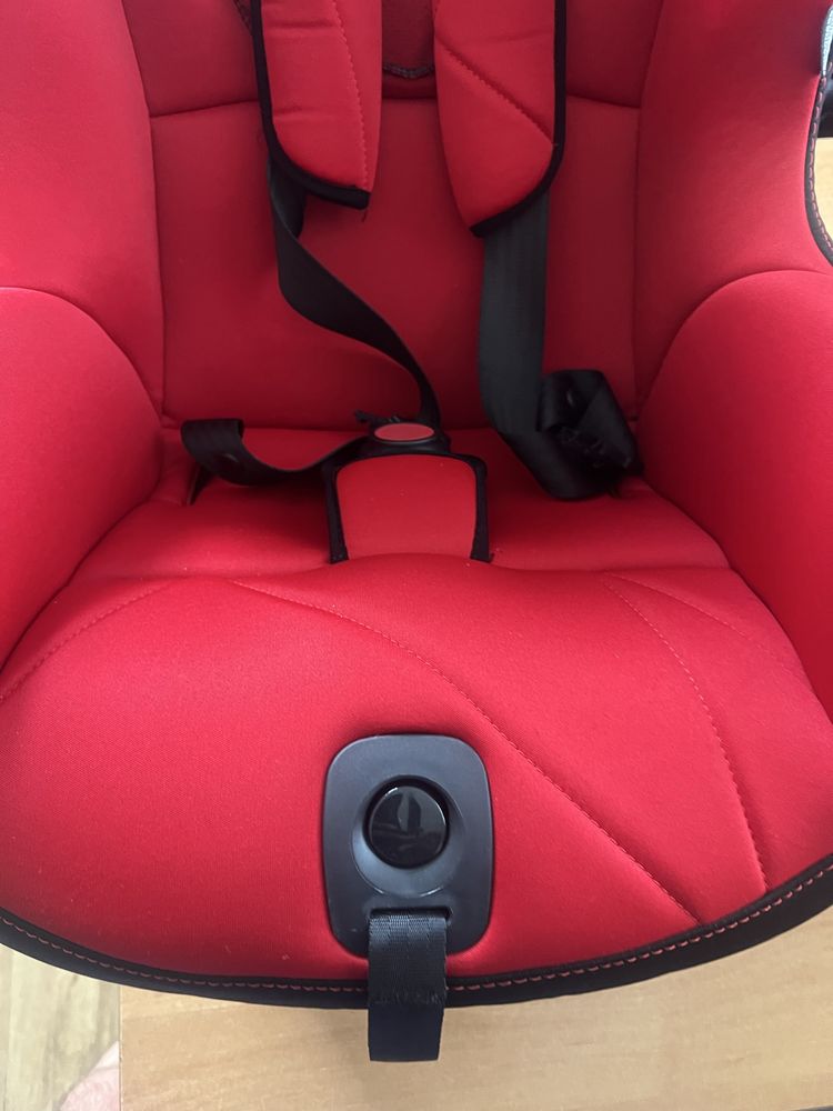 Дитяче, автомобільне крісло Peg-Perego
