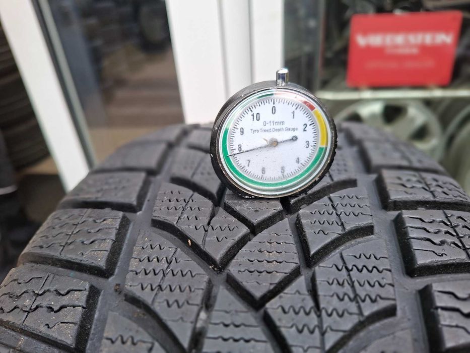 235/50R19 99V Goodyear Ultragrip performance gen-1 KZ102 K5