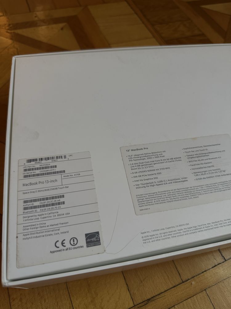 Macbook Pro 13 2016 Touchbar 8/256GB A1706/макбук про з тачбаром