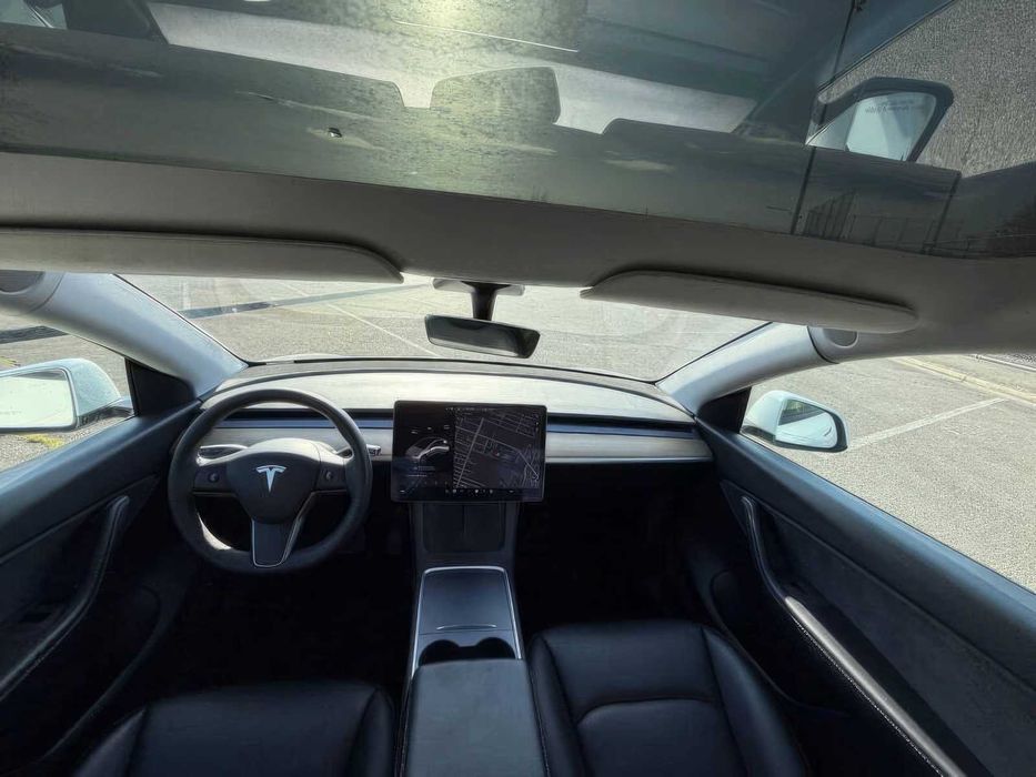 Tesla Model Y Long Range      2021