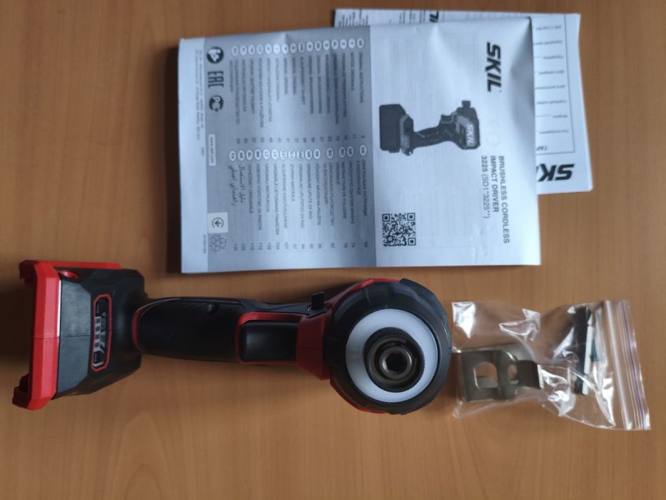 Безщітковий акумуляторний ударний гвинтоверт 20 В, 250 Нм,  SKIL3225